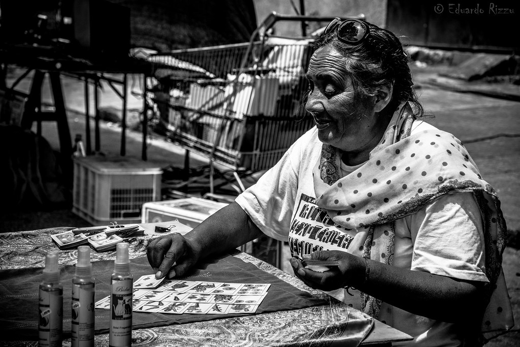 Tarotista, Feria de Villa Biarritz, Montevideo, Uruguay Flickr