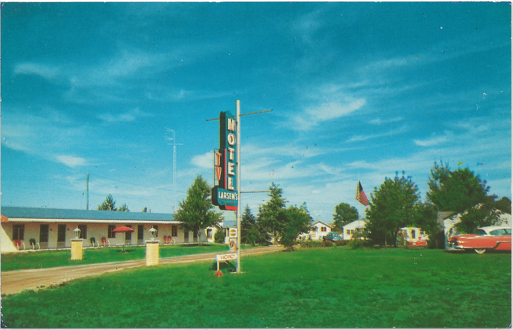 CEN Ludington MI 1950s GREAT CARS The Larsen Modern Motel … Flickr