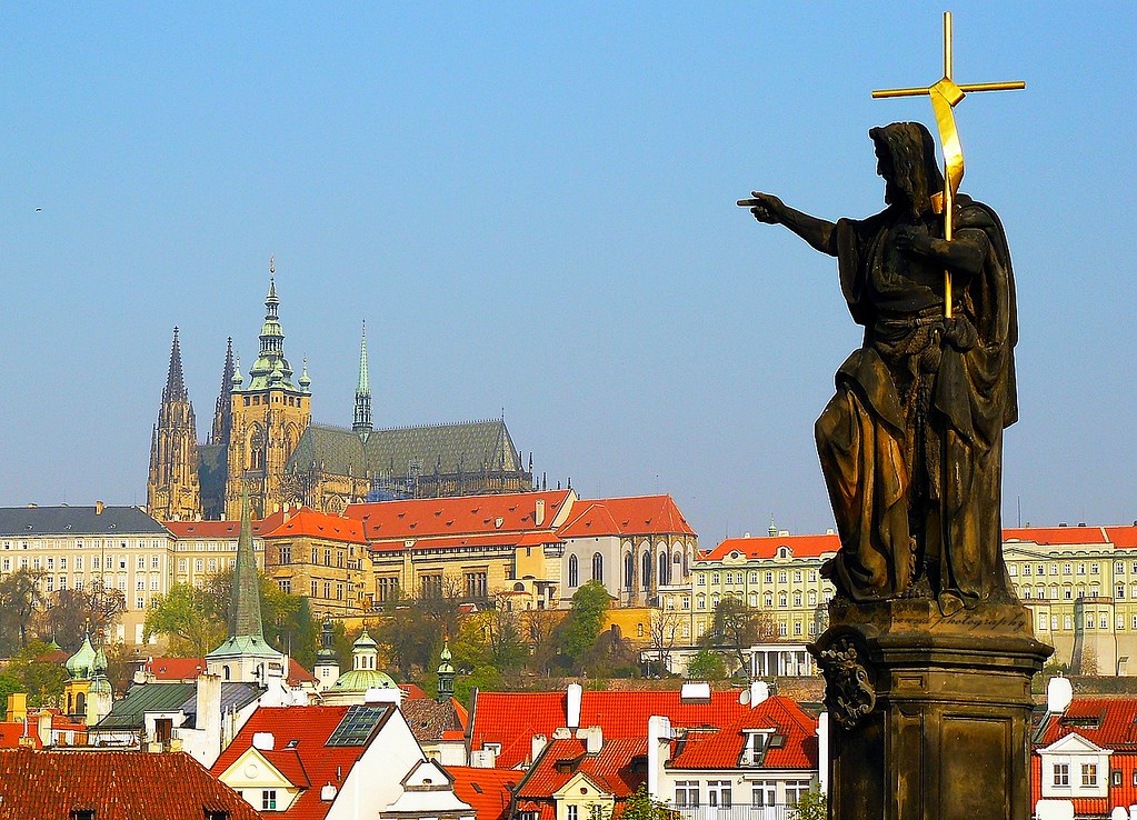 Statue of St.Wenceslaus on Charles bridge, Prague Pointing… Flickr