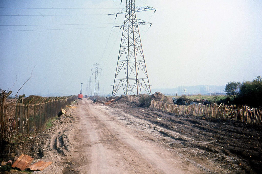 Thamesmead Development The development of Thamesmead, earl… Flickr