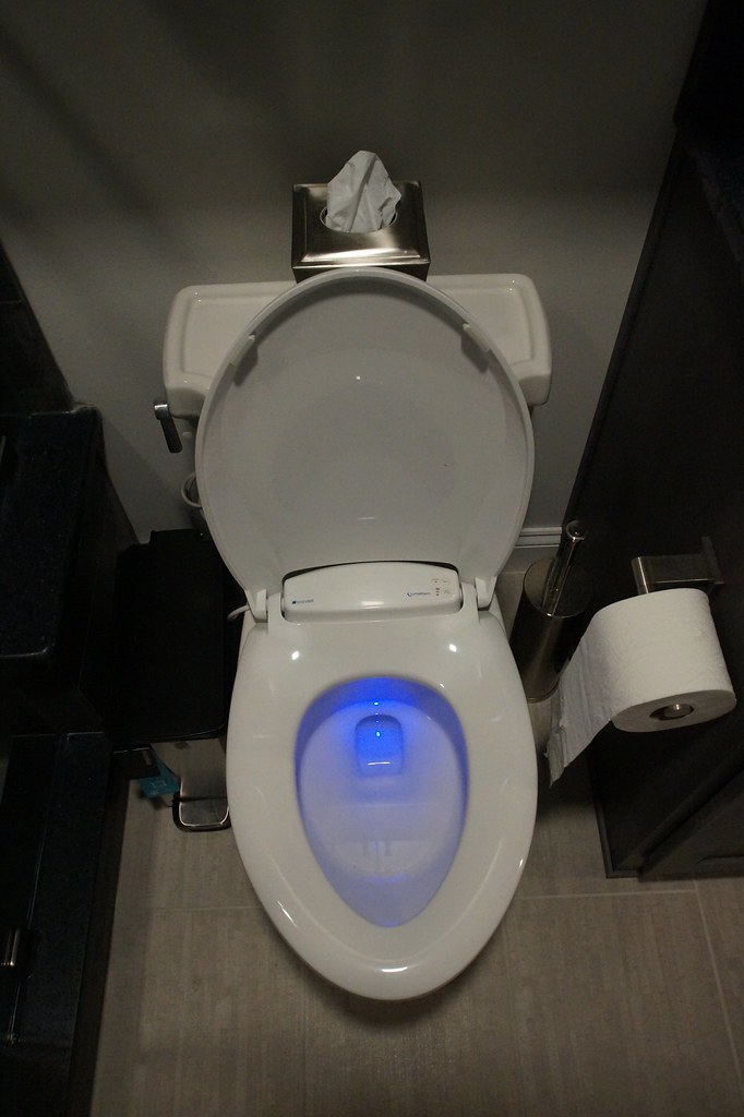 PLUGIN heated toilet seat with ambiance lighting!! ..Seri… Flickr