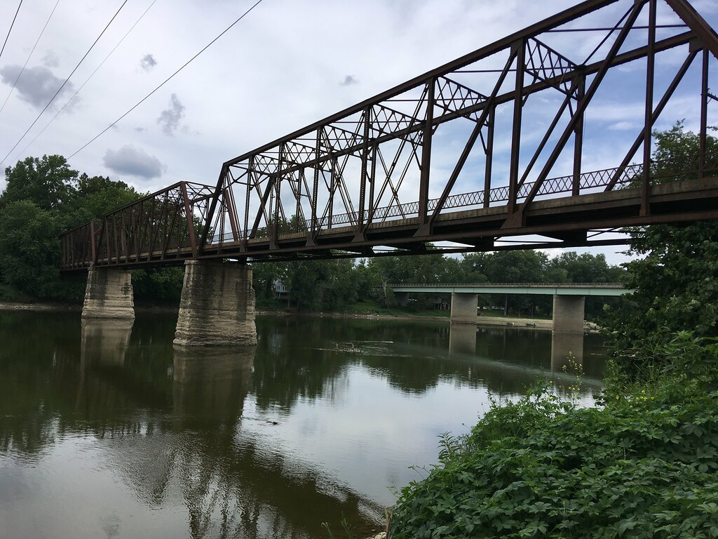 Davis Ferry Bridge with 9th Street Bridge, behind. Flickr