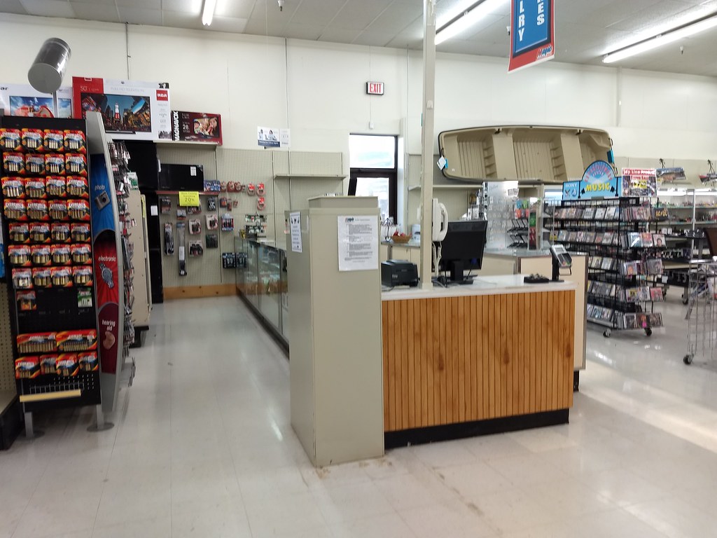 Magic Mart Hurricane WV This store was originally a Hill's… Flickr