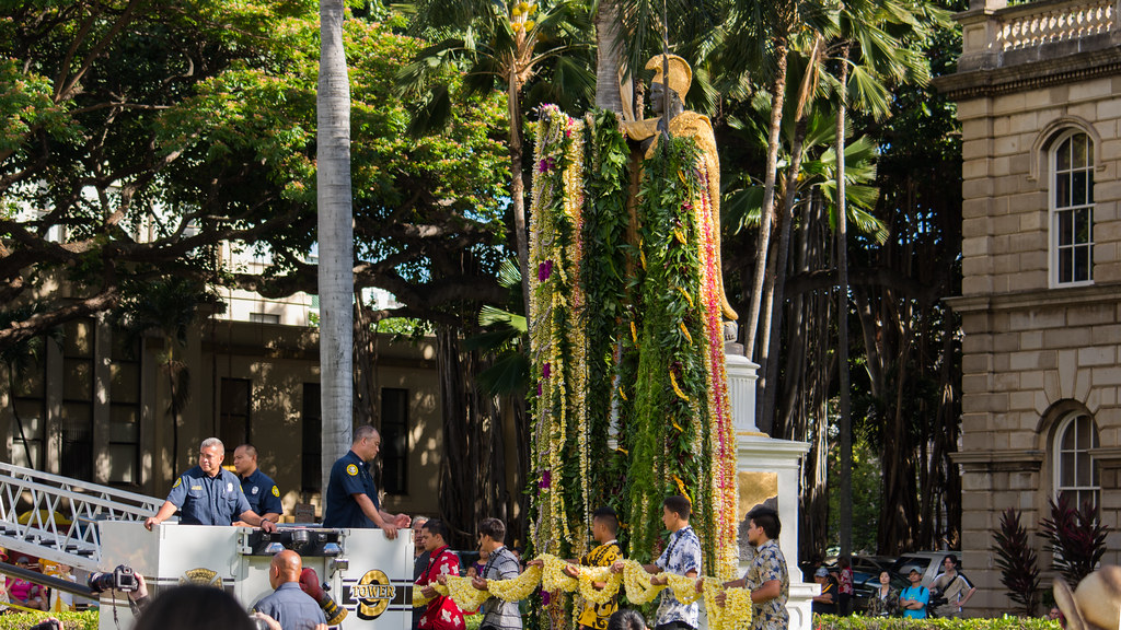King Kamehameha Statue Lei draping ceremony. A group prese… Flickr