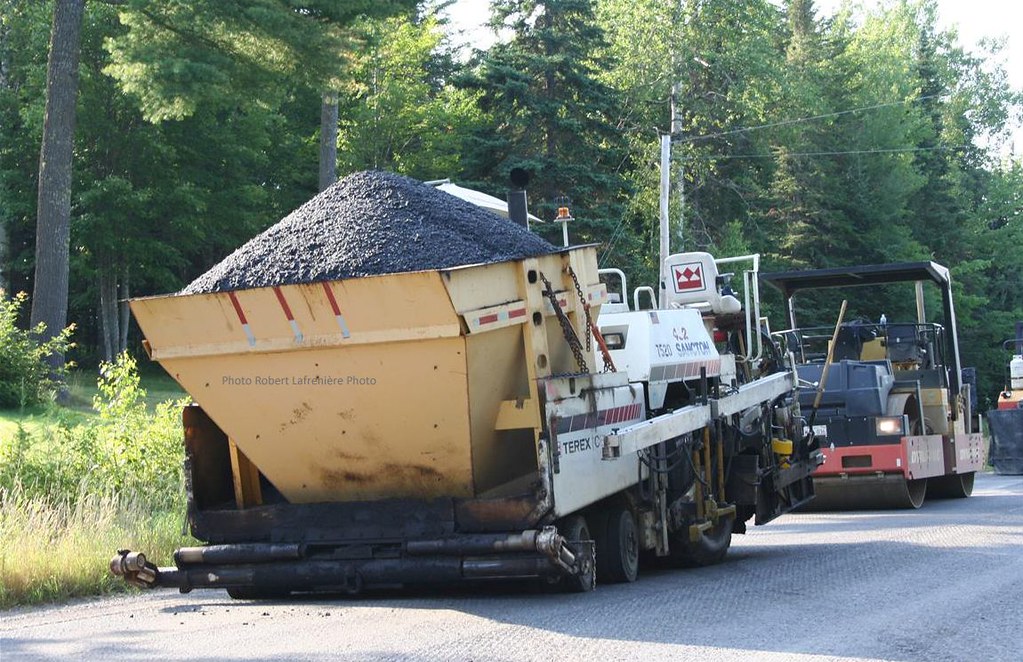 Convoi de pavage Paving convoy (1) Nasonworth, Nouveau B… Flickr