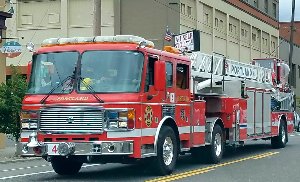 Portland, Oregon Fire Department Truck 4 20xx American LaF… Flickr