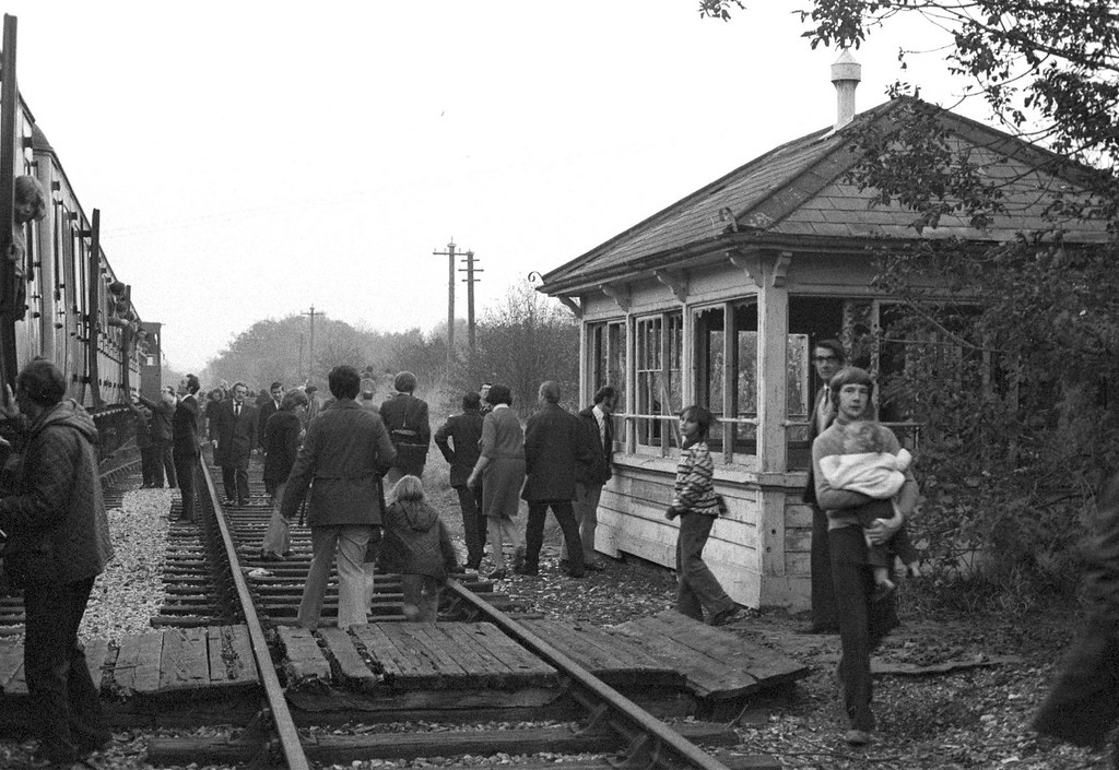 Welford Park station (1), 1973 Looking northwest towards … Flickr