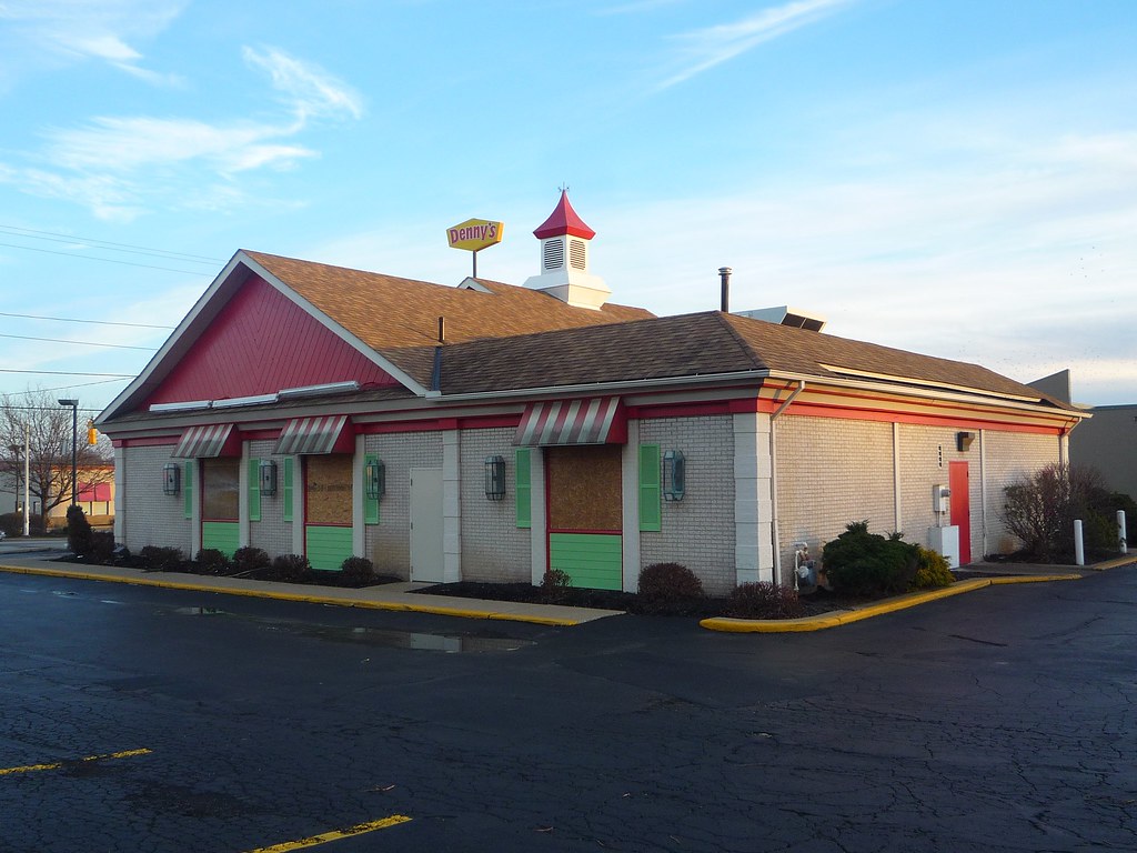 Friendly's Restaurant, Arlington Rd, Akron OH (04) Flickr