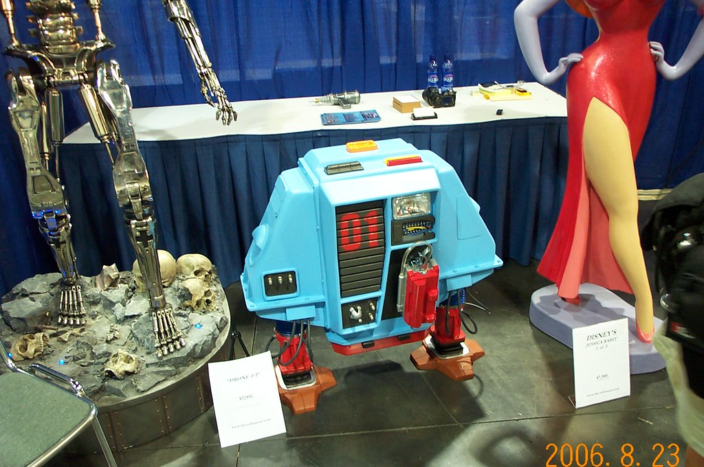 Robots and Androids 4 These robots and androids greet th… Flickr