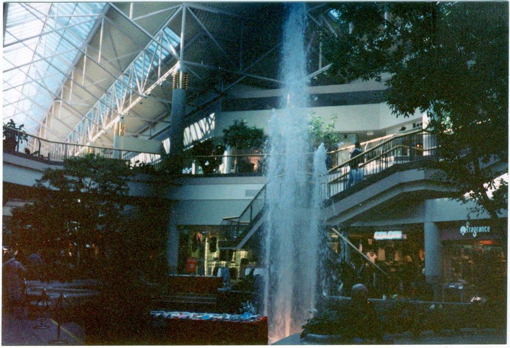 Fountain in the centre of Fairview PointeClaire shopping centre. a