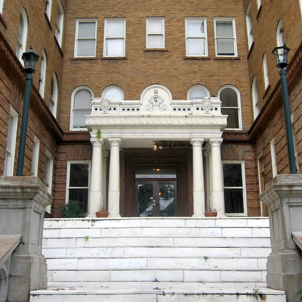 Terrace Court An apartment building on Highland Avenue in … Flickr