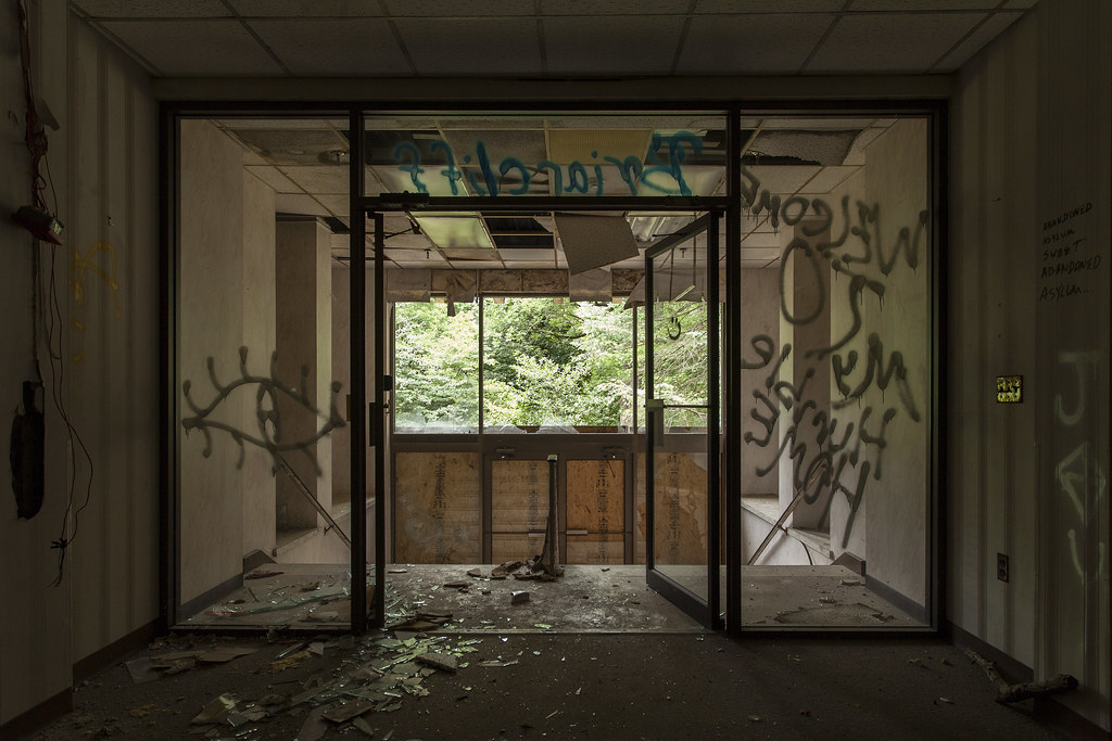 smashing down the door. stevenbley Flickr