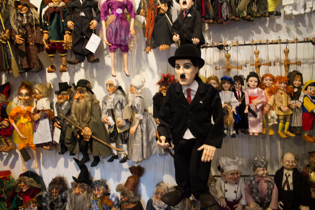 puppet Prague puppet shop ravolity Flickr