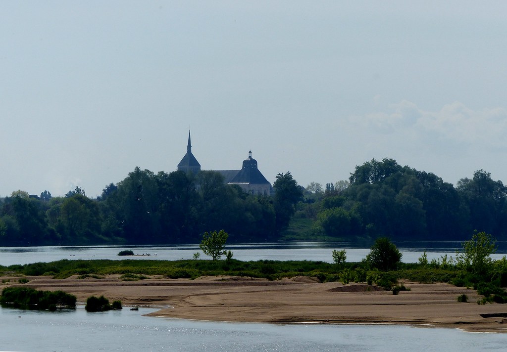 SaintBenoîtsurLoire Abbey The abbey at SaintBenoîts… Flickr