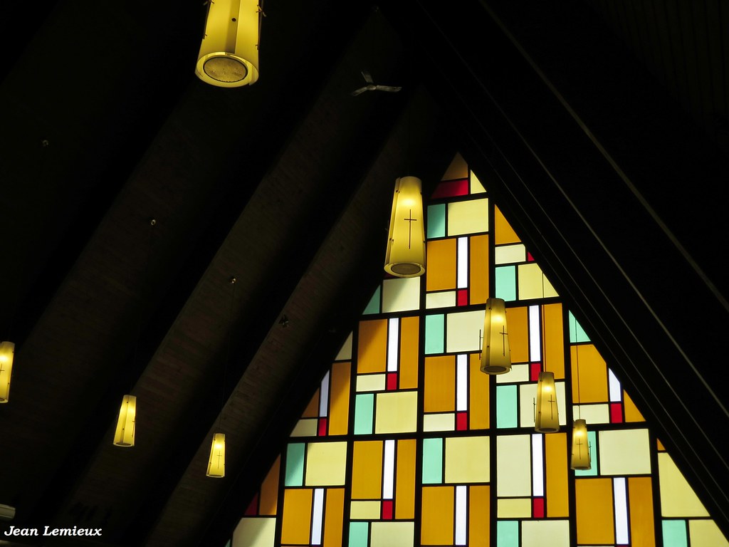 Église SainteSuzanne Boulevard Gouin Ouest, RoxboroPierr… Flickr