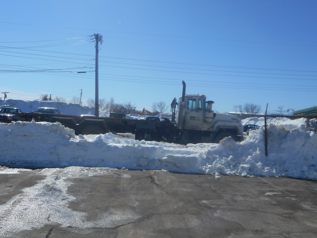Waste Management woburn yard. Mack RD G&H rolloff wmx