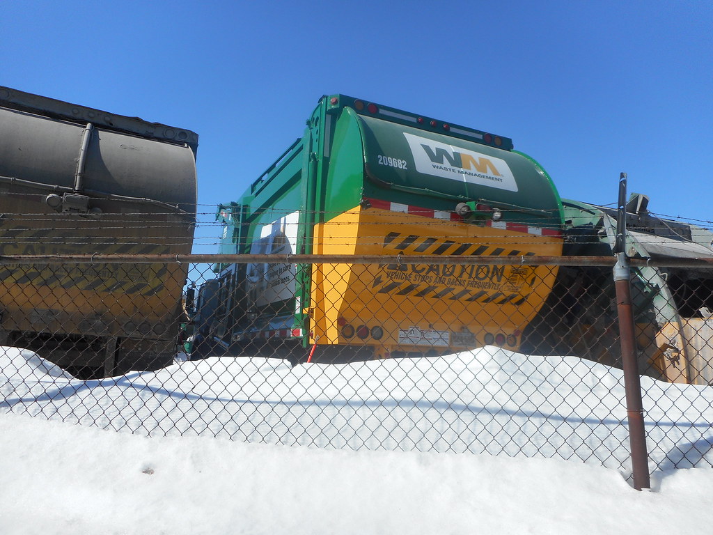 Waste Management woburn yard. New Autocar Xpeditor McNeilu… Flickr