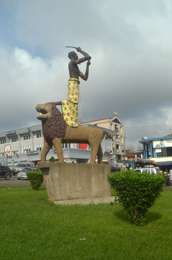 West_Africa0404j Statue. Kumasi, Ghana. Ian Hollaway Flickr