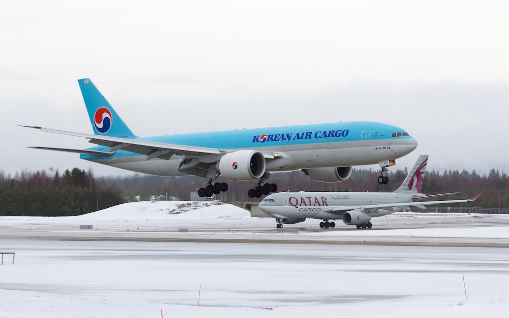 HL8252 Korean Air Lines Boeing 777FB5 & A7AFY Qatar Airw… Flickr