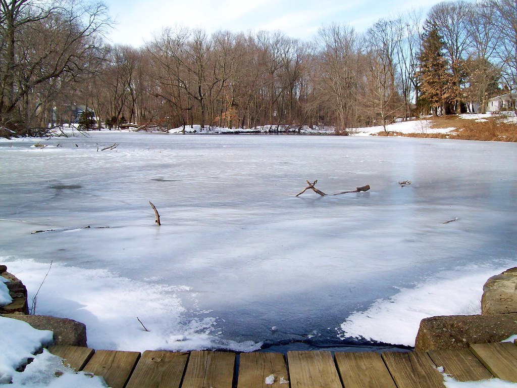 Quigleys Pond Winter 2015 Quigley's Pond/Joe's Lake in Che… Flickr