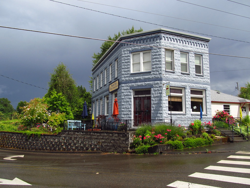 Aurora, Oregon Aurora Bank Building (1905) The Aurora Colo… Flickr