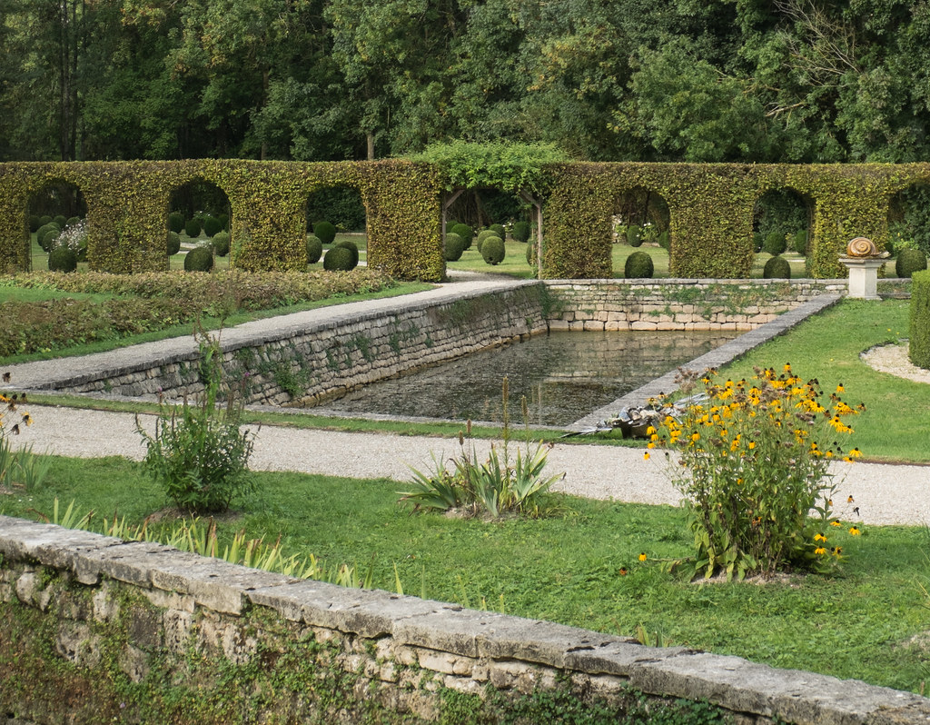 Parc du château de DampierresurBoutonne (CharenteMariti… Flickr