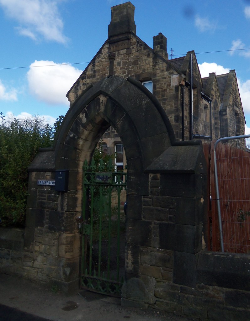 Entrance gateway and lodge, Gateshead East Cemetery Flickr