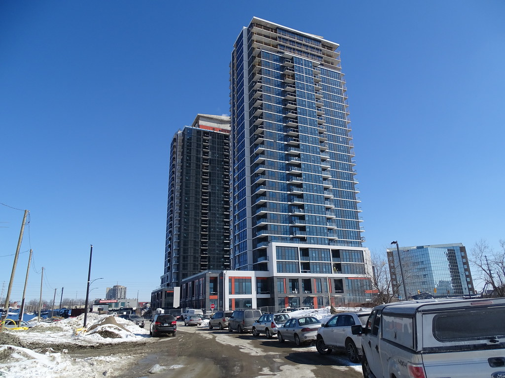 Pinnacle Uptown Crystal Condos (Phase 1, 5575 Eglinton A… Flickr