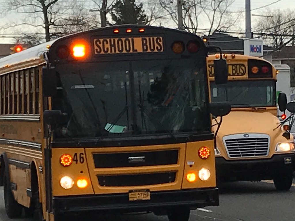 Levittown public schools 46 (2017 Thomas efx) approaching … Flickr