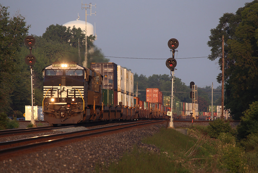 NS 8145 Butler, Indiana 24Z heads east through the interl… Flickr
