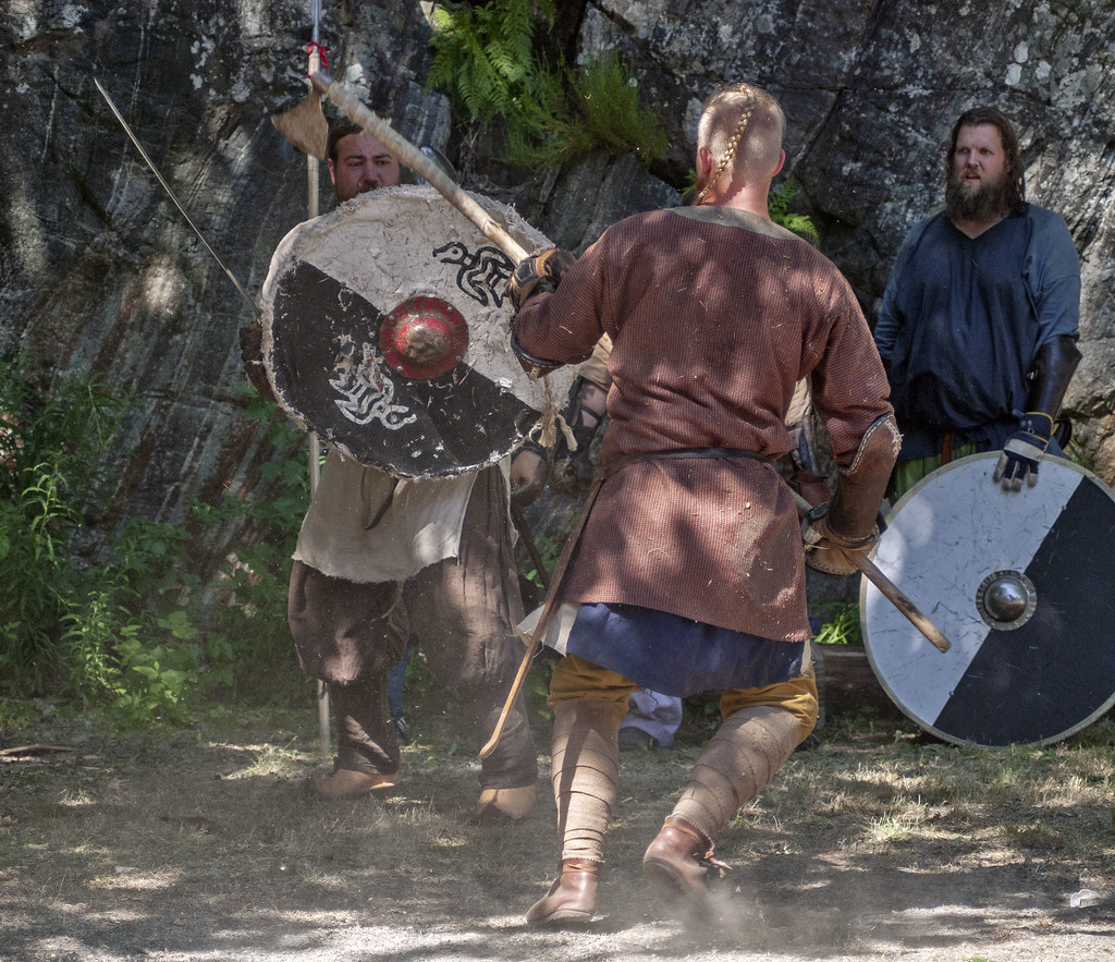 Vikingfight Bronseplassen, Norway Vikings (Old English w… Flickr