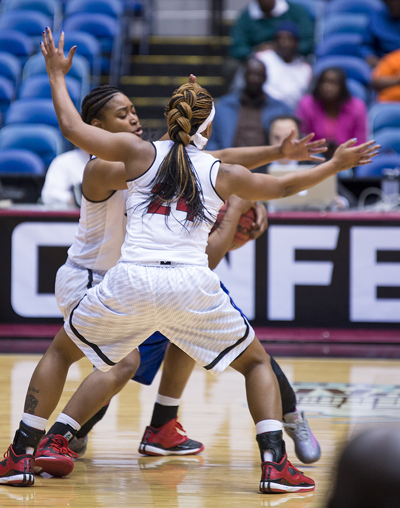 SIUe VS TSU Womens Basketball 2015 Paul Robbins Flickr