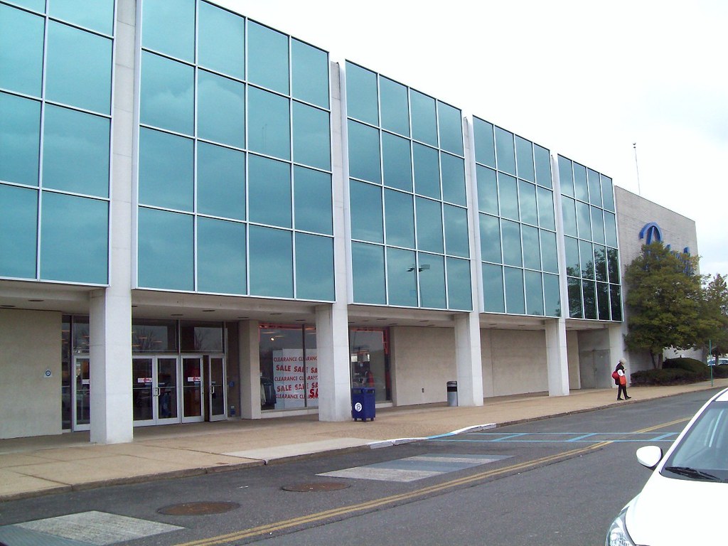 Moorestown NJ Boscov's Entrance Nixon Drive side entrance … Flickr