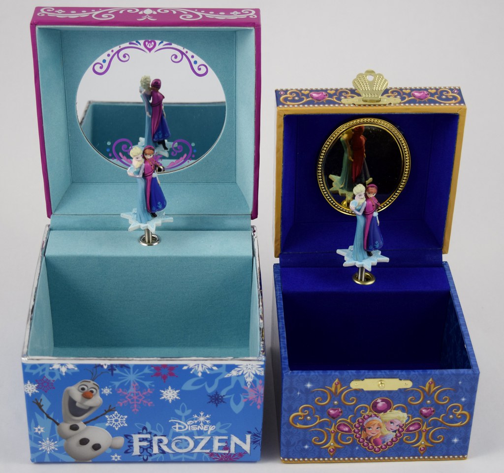 Disney Store vs Disney Parks Frozen Musical Jewelry Boxes … Flickr