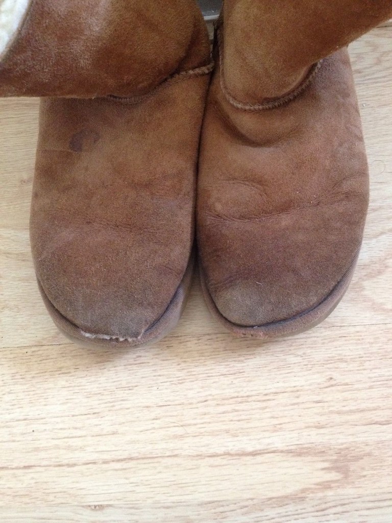 sl1600 (17) Ugg boot worn used trashed hole a.r.m.c Flickr