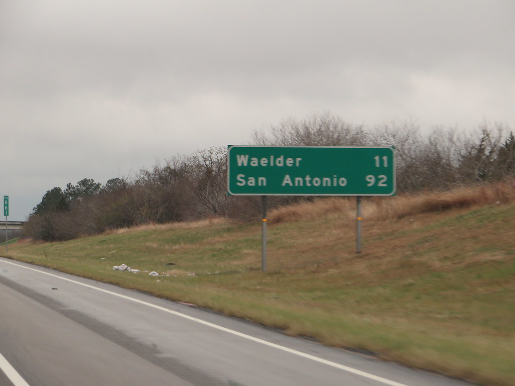 Interstate 10 Between Flatonia and Waelder, Texas Intersta… Flickr