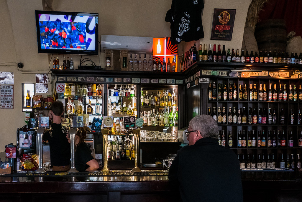 The Bar House of Beers Pub (Craft Beer) Krakow Old Town … Flickr