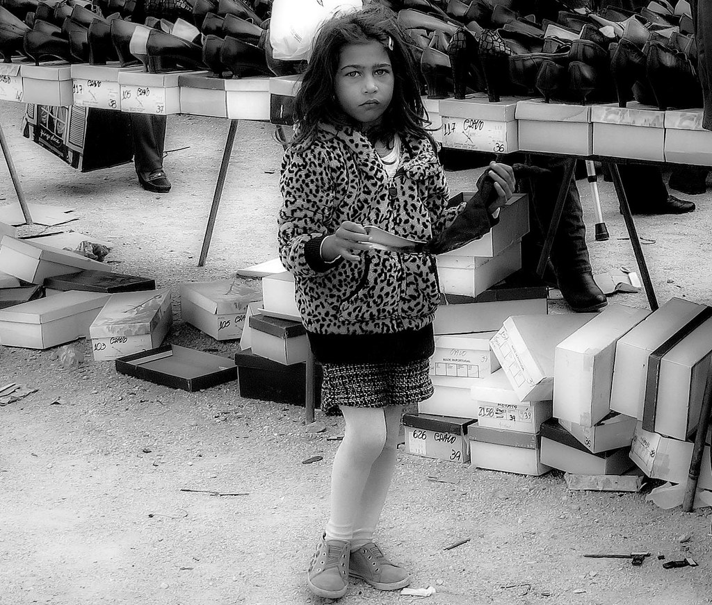 gypsy girl.market..portugal a photo on Flickriver