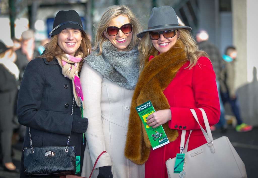 Elizabeth Bowen, Suzie Houlihan and Kerrie Glynn 27/12/201… Flickr