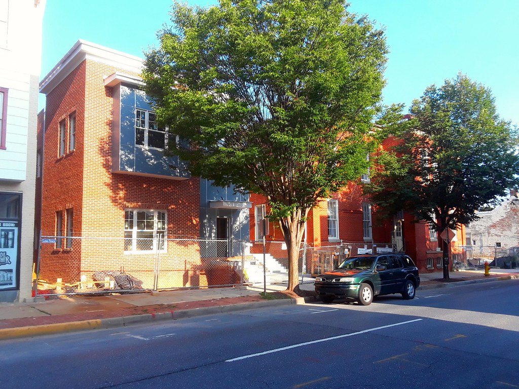 520 North Market Apartments via N. Market Street in Freder… Flickr