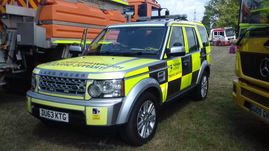 Highways England Highways England Land Rover Discovery 4… Flickr