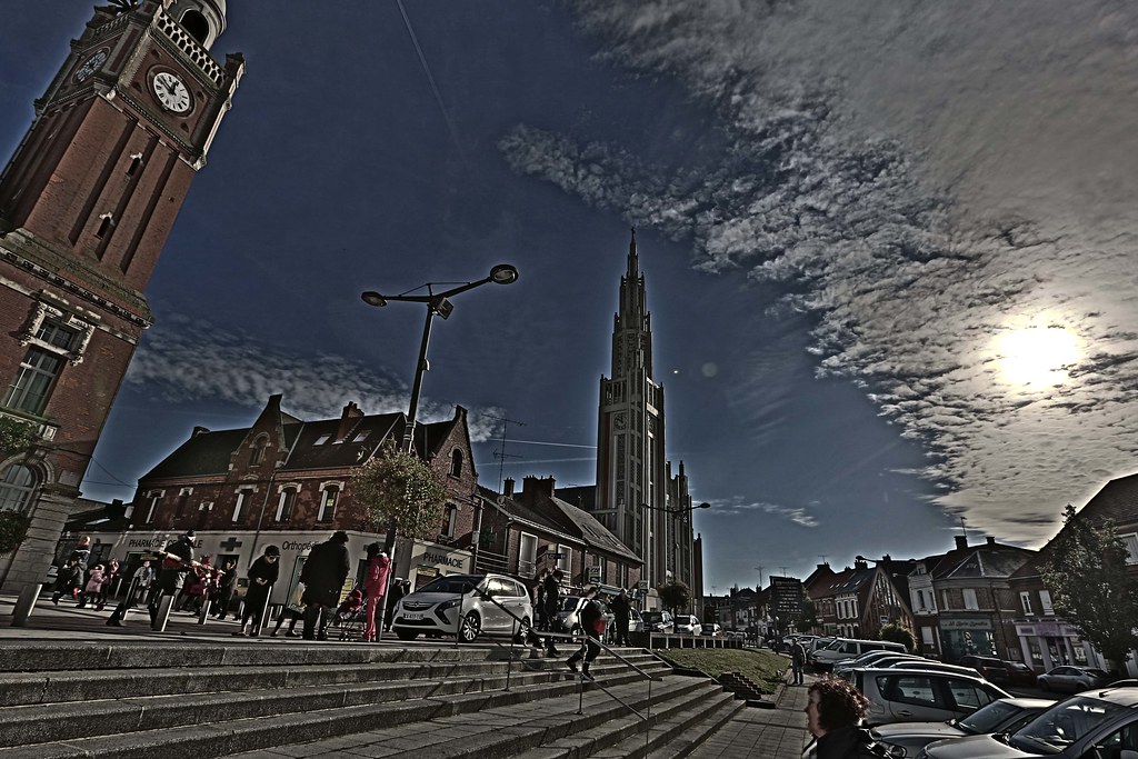 Moreuil Vue d'ensemble de la place de Moreuil (80. Pix&Nature Flickr