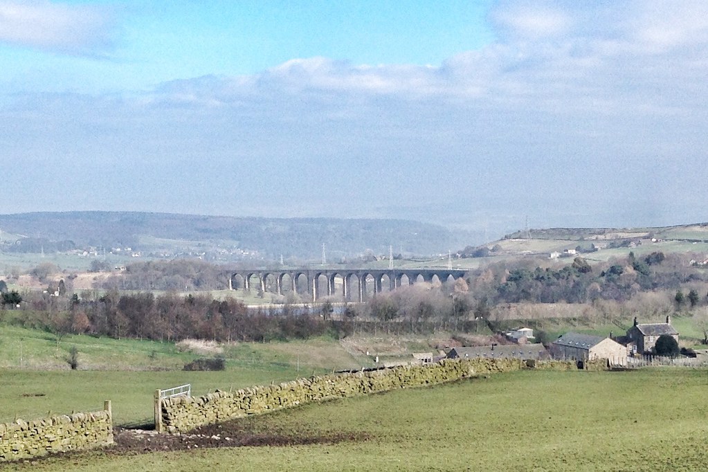 High above Denholme, Pennines, West Yorkshire. Denholme is… Flickr