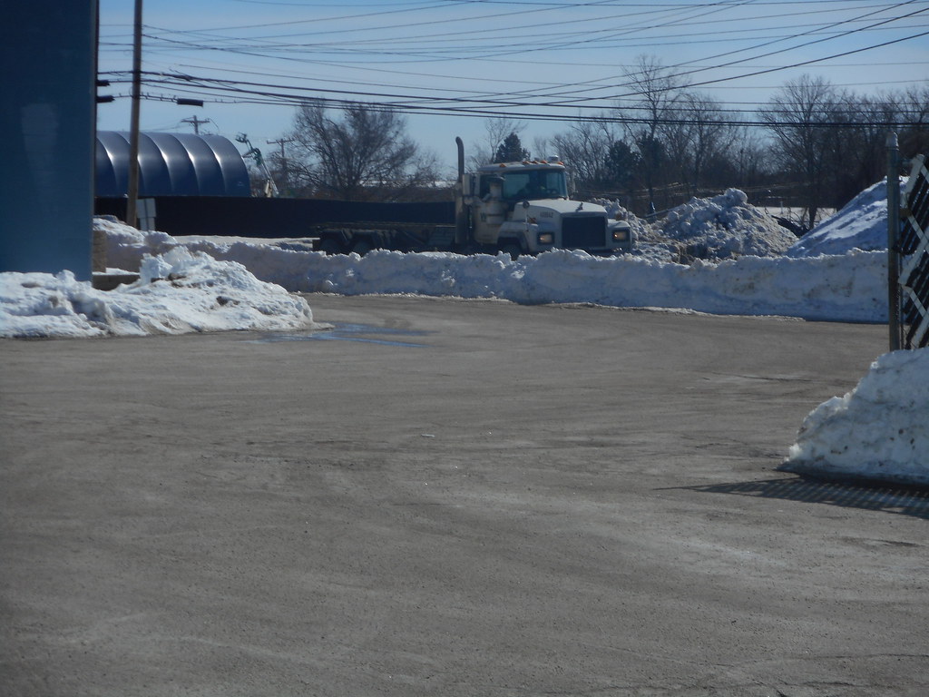 Waste Management woburn yard. Mack RD G&H rolloff wmx