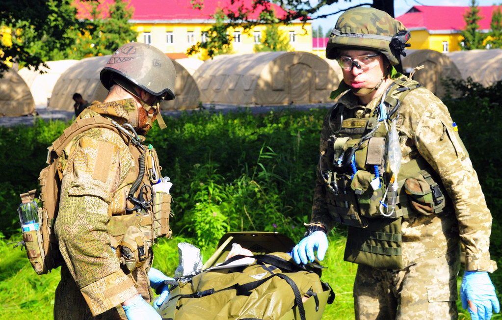 Medic Training YAVORIV, UkraineA Ukrainian medic breathe… Flickr