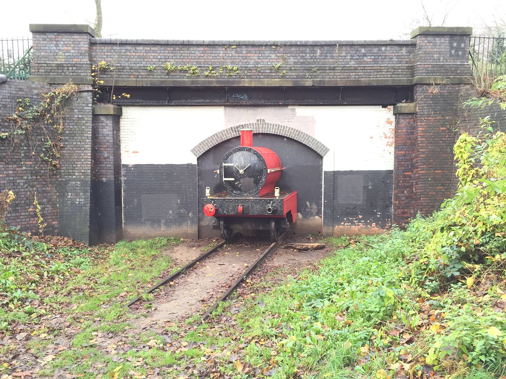 Woodthorpe Park. Old Nottingham Suburban Railway tunnel. Flickr
