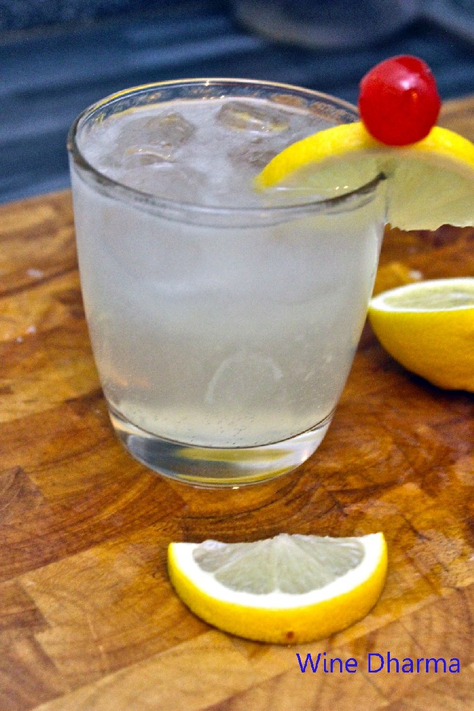 Gin Fizz cocktail con gin e limone L'ora dell'aperitivo si… Flickr