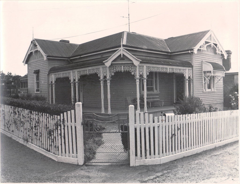 1233 House in Bendigo The photos in Album N, all taken in … Flickr