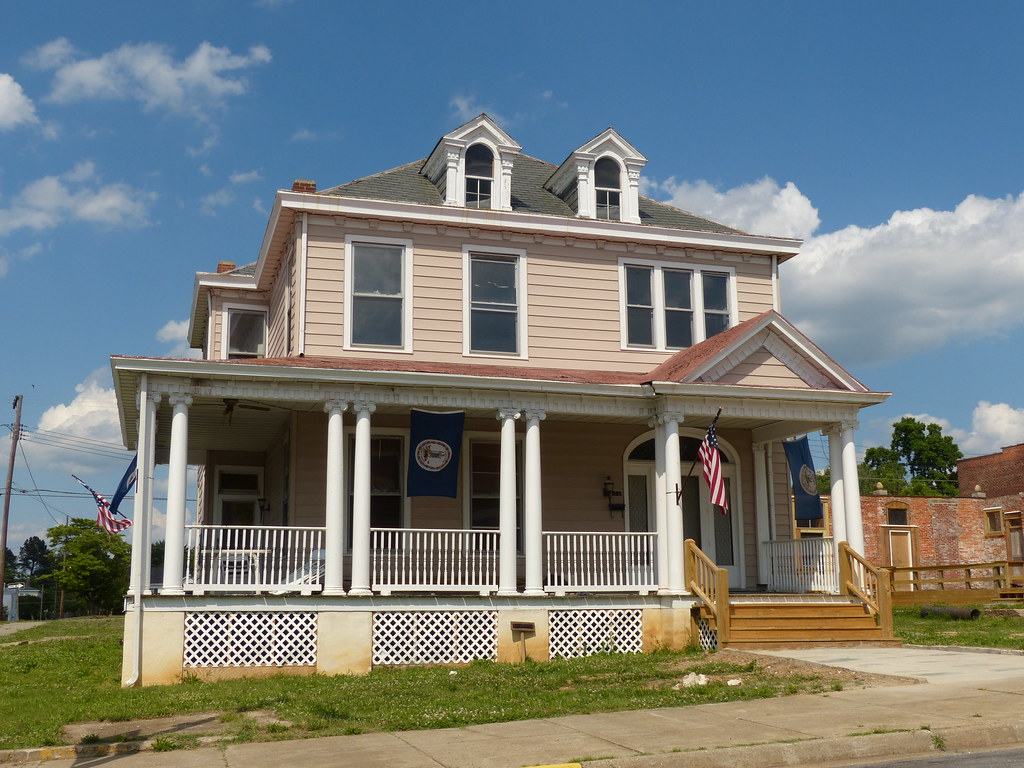 Crewe, Virginia a photo on Flickriver