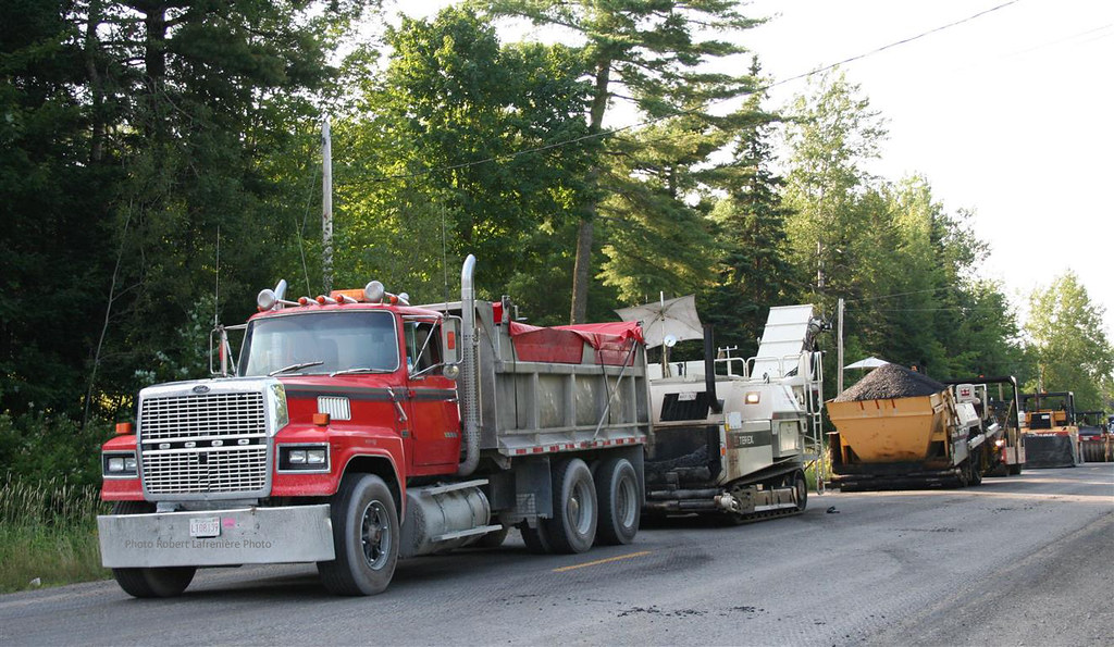Convoi de pavage Paving convoy (2) Nasonworth, Nouveau B… Flickr